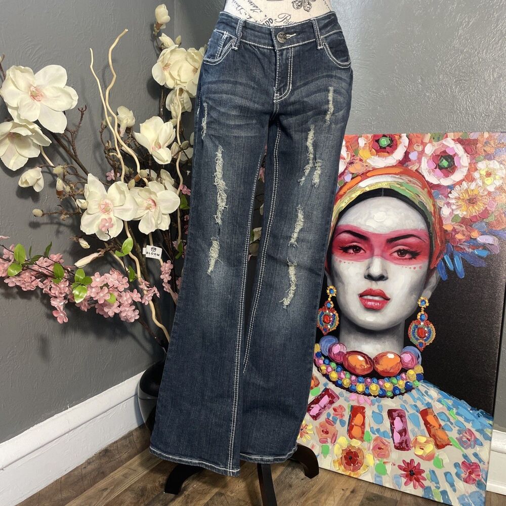 Reign Curvy Stretch Bootcut Jean Size 9 Rinse Wash Stretch Stiching Low Rise